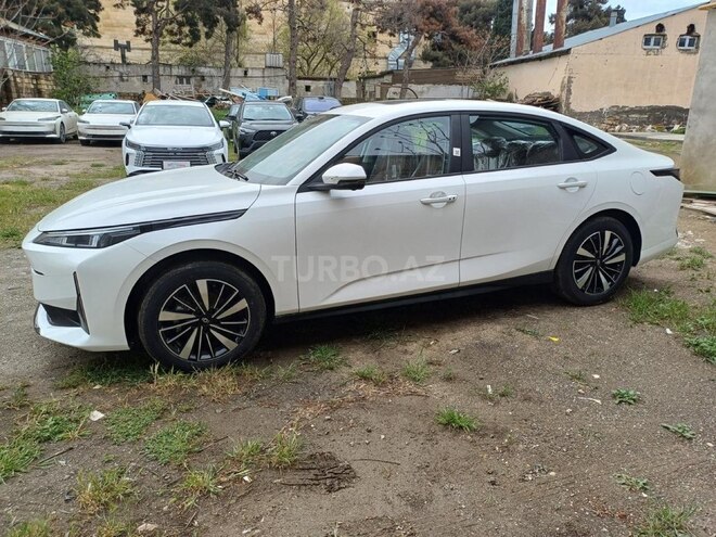 Changan Qiyuan A05-4
