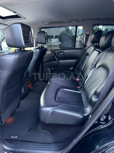 Infiniti QX56-21