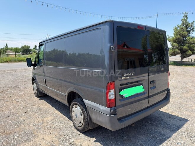 Ford Transit-5