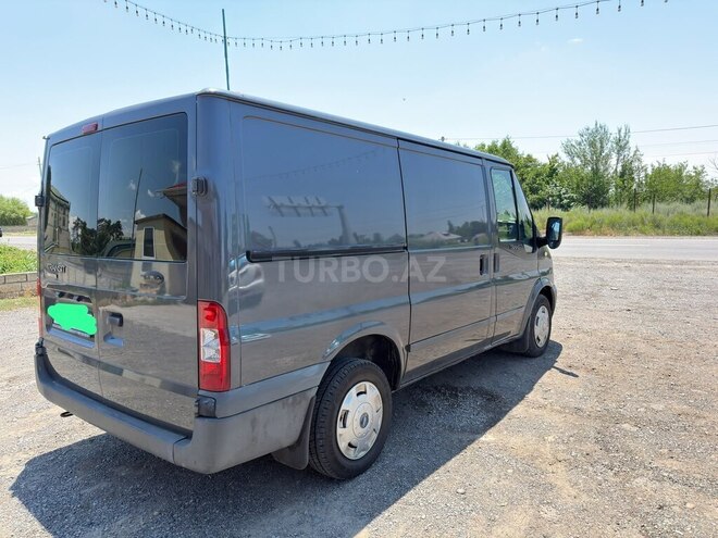 Ford Transit-6