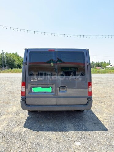 Ford Transit-4