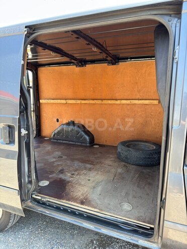 Ford Transit-14
