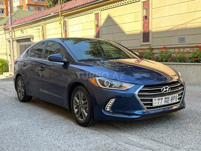 Hyundai Elantra-11
