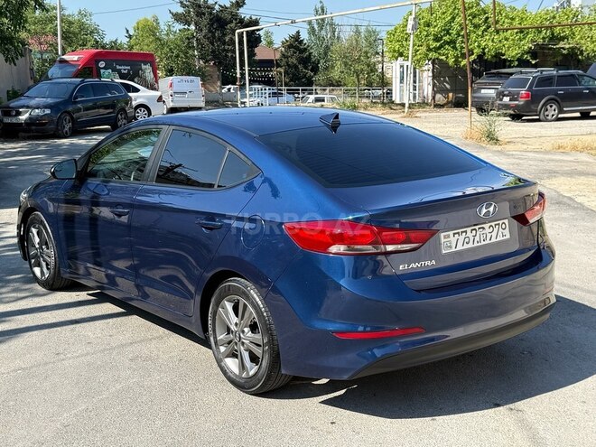 Hyundai Elantra-5