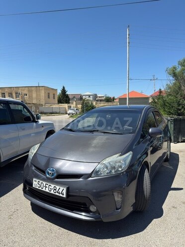 Toyota Prius-2
