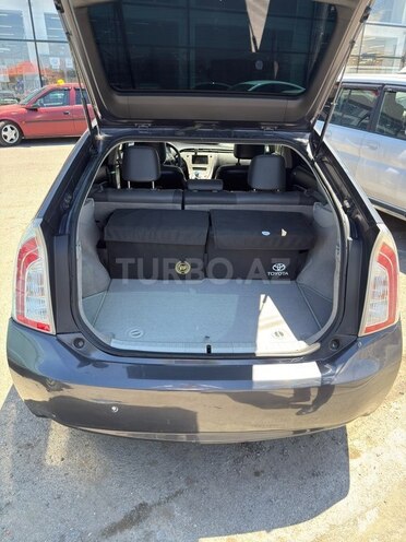 Toyota Prius-6