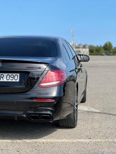 Mercedes E 220 d-4