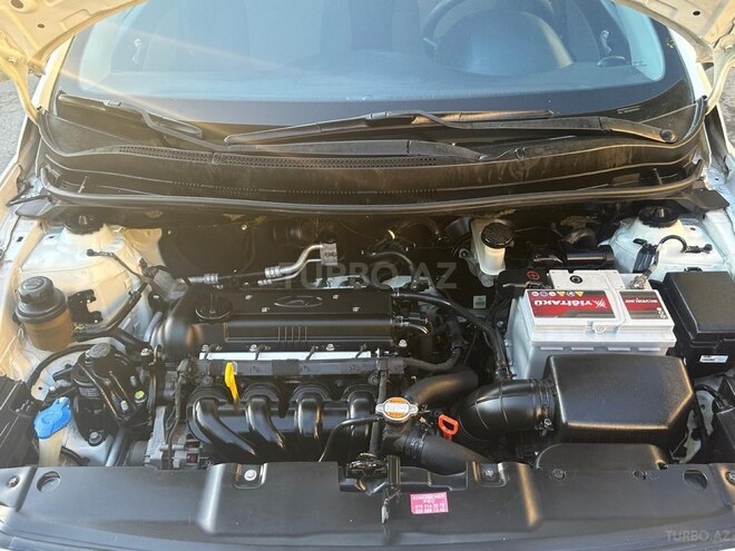 Hyundai Accent-8