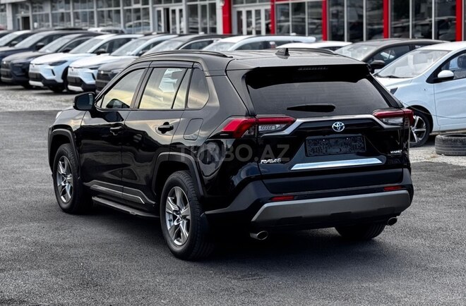 Toyota RAV4-6
