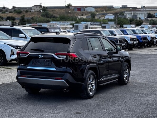 Toyota RAV4-5
