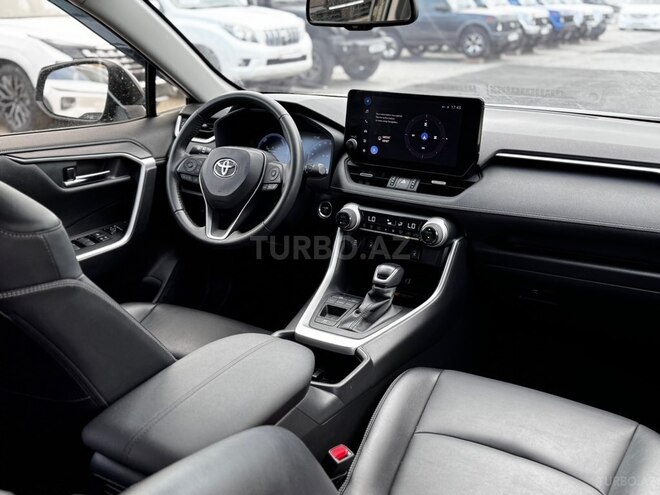 Toyota RAV4-8