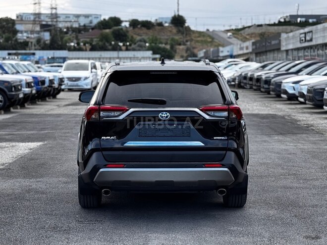 Toyota RAV4-4