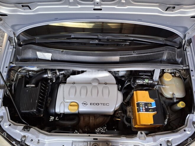 Opel Zafira-19
