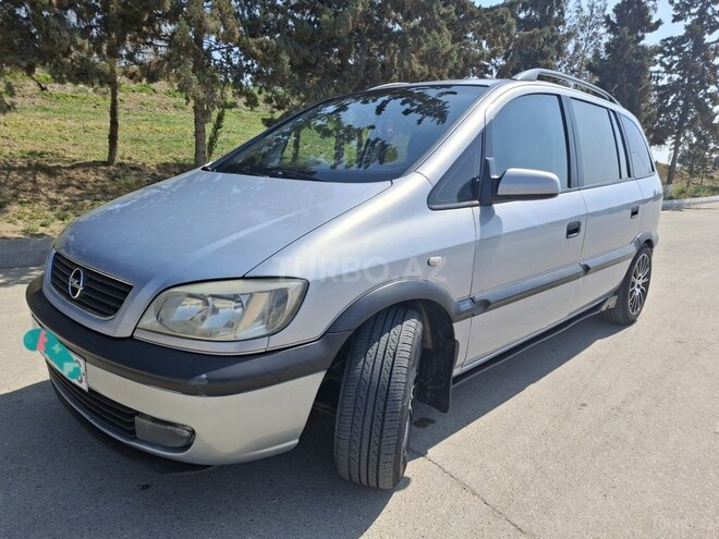 Opel Zafira-1