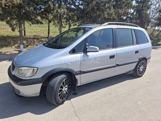 Opel Zafira-13