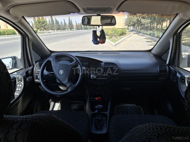 Opel Zafira-8