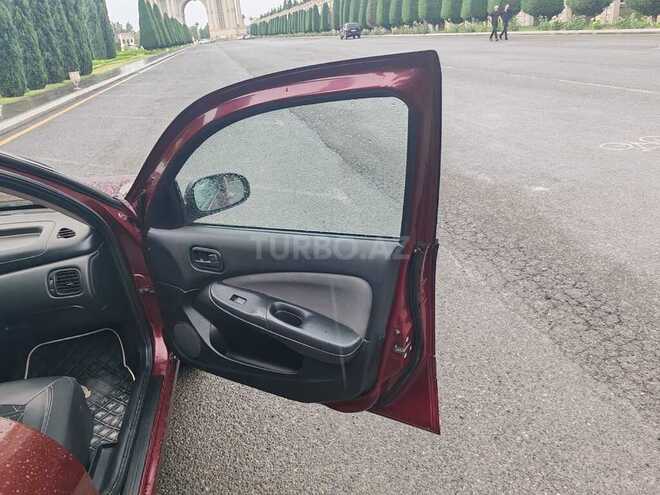 Nissan Sunny-8