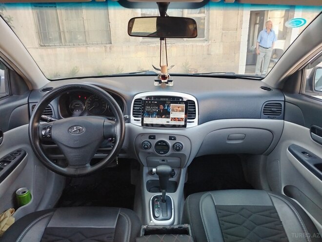 Hyundai Verna-4