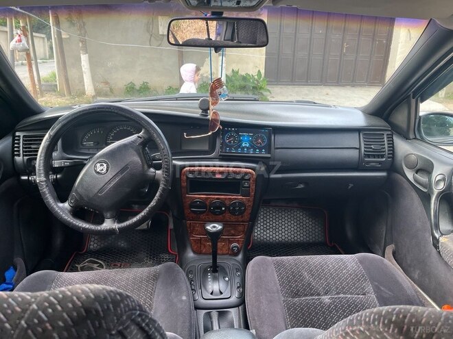 Opel Vectra-11