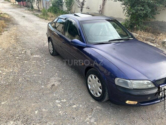 Opel Vectra-4
