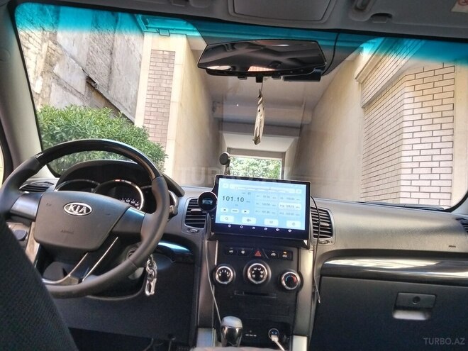 Kia Sorento-8