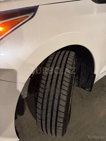 Hyundai Accent-7