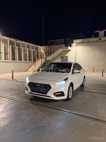 Hyundai Accent-1