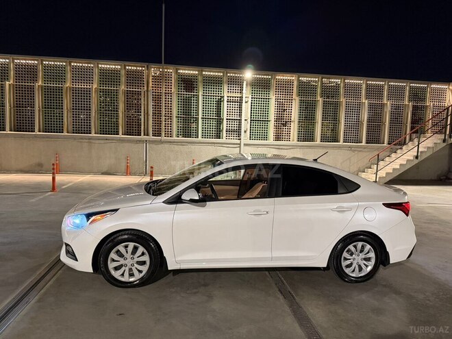 Hyundai Accent-8