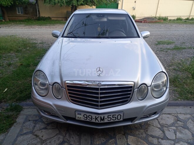 Mercedes E 200-1