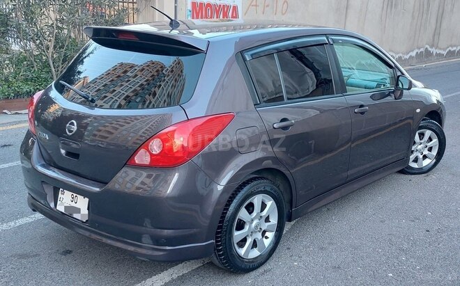 Nissan Tiida-4