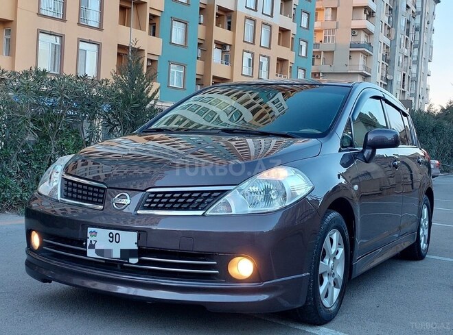 Nissan Tiida-1