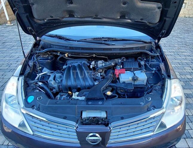 Nissan Tiida-18