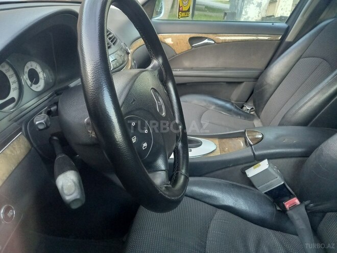 Mercedes E 200-4