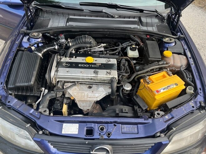 Opel Vectra-12
