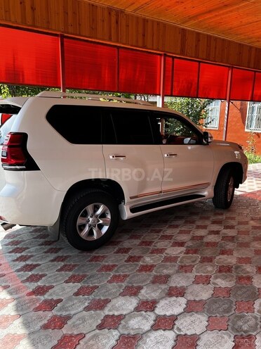 Toyota Land Cruiser Prado-3