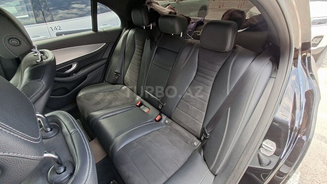 Mercedes E 220 d-10