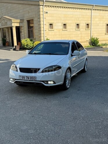 Daewoo Gentra-11