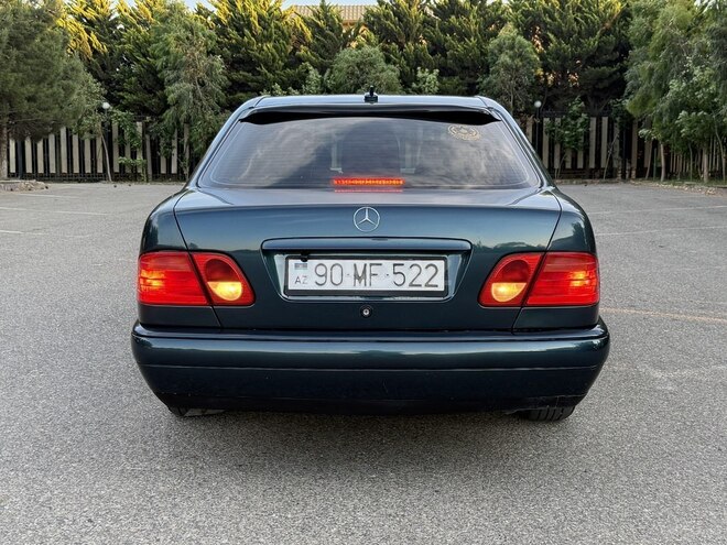 Mercedes E 240-9