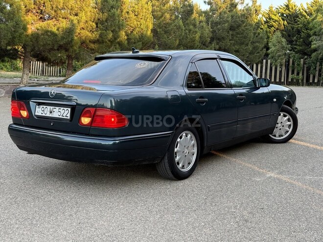 Mercedes E 240-8