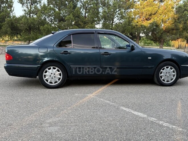 Mercedes E 240-10
