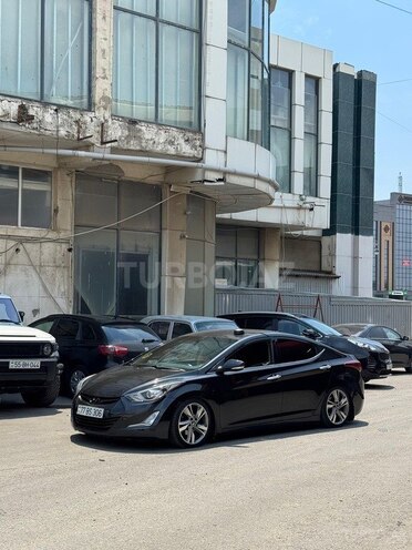 Hyundai Elantra-6