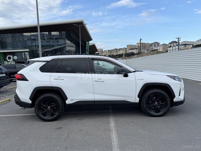 Toyota RAV4-6