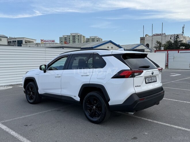 Toyota RAV4-4