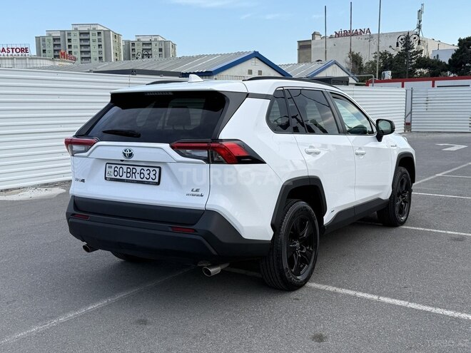 Toyota RAV4-11