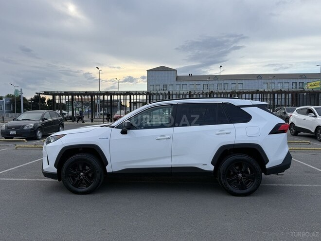 Toyota RAV4-16
