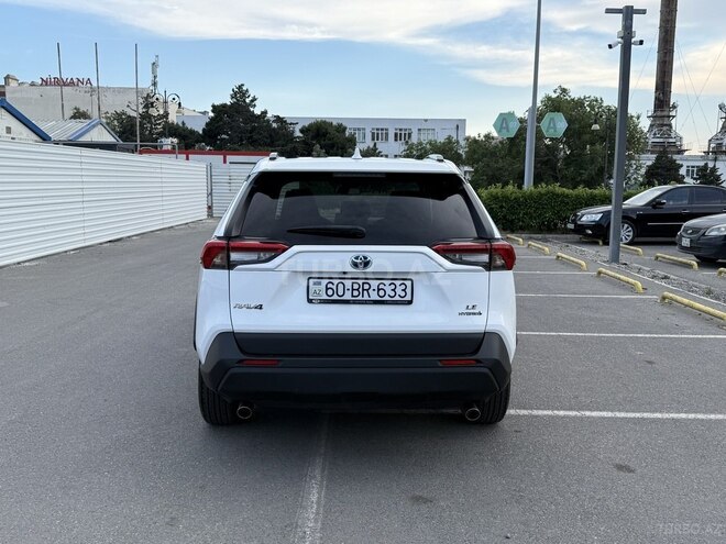 Toyota RAV4-14