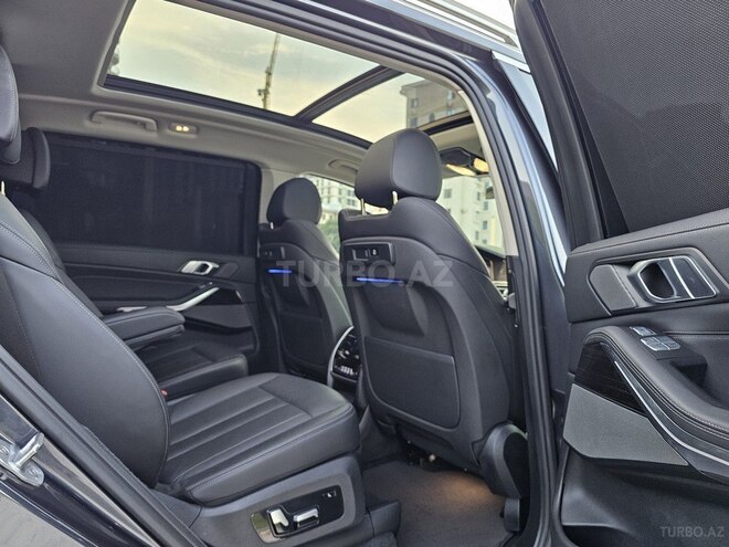 BMW X7-13