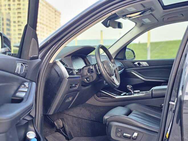 BMW X7-11