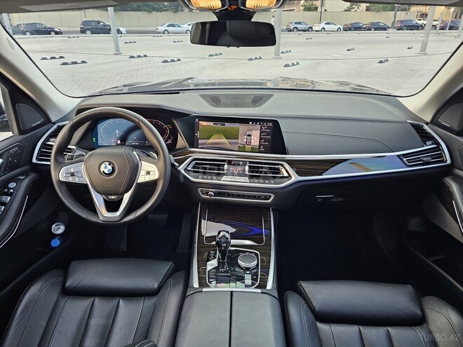 BMW X7-15