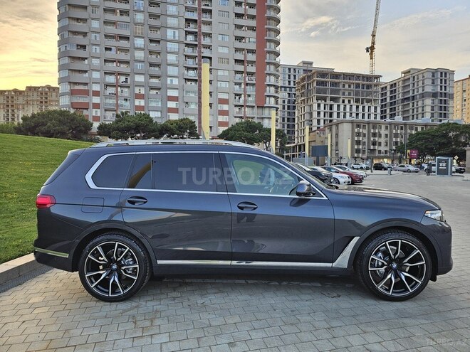 BMW X7-7